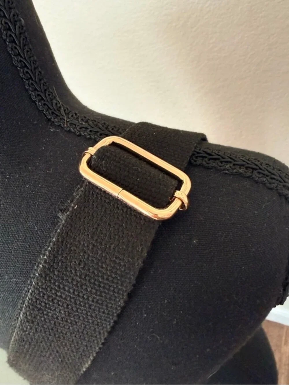 julies closet compact tan